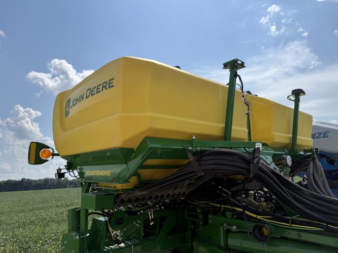 John Deere 1775NT