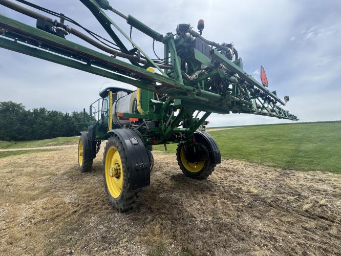 John Deere R4038