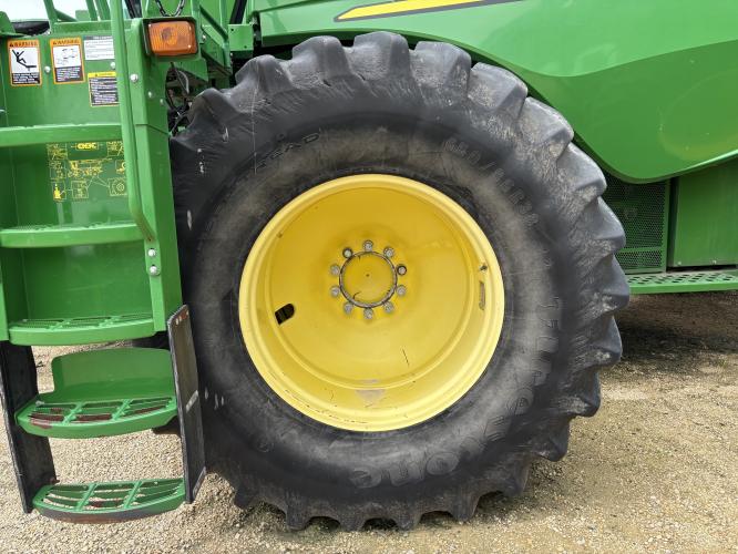 John Deere S680