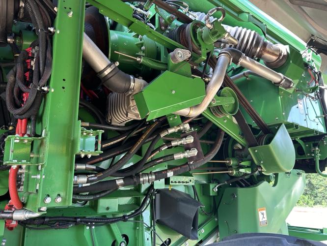 John Deere S680