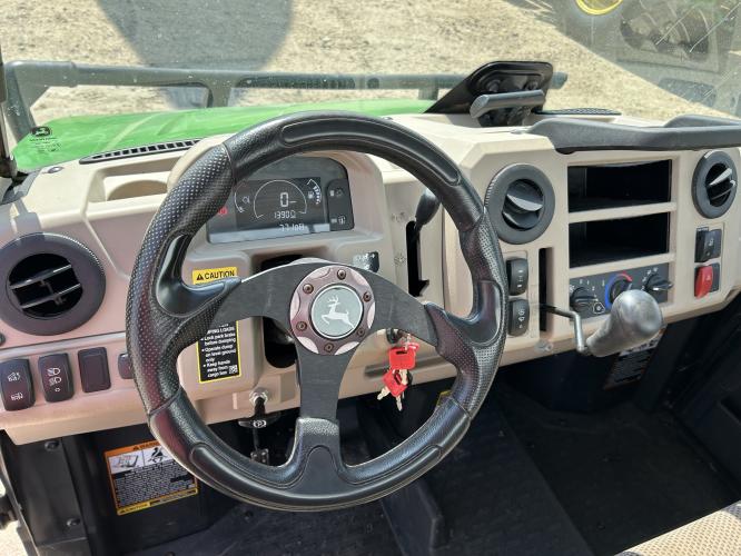 John Deere 835R