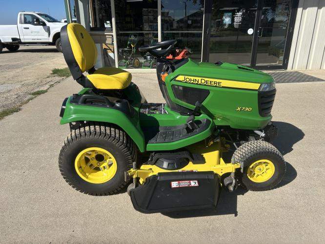 John Deere X730