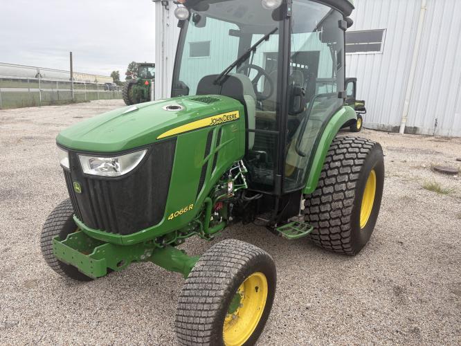 John Deere 4066R