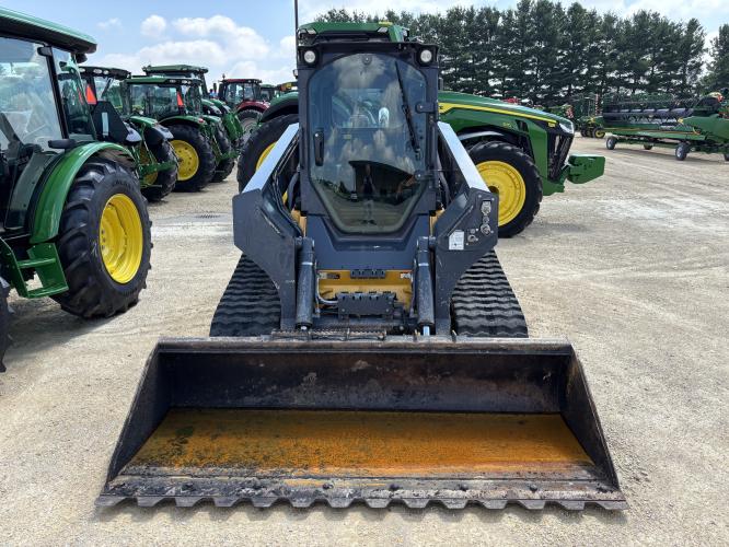John Deere 333G