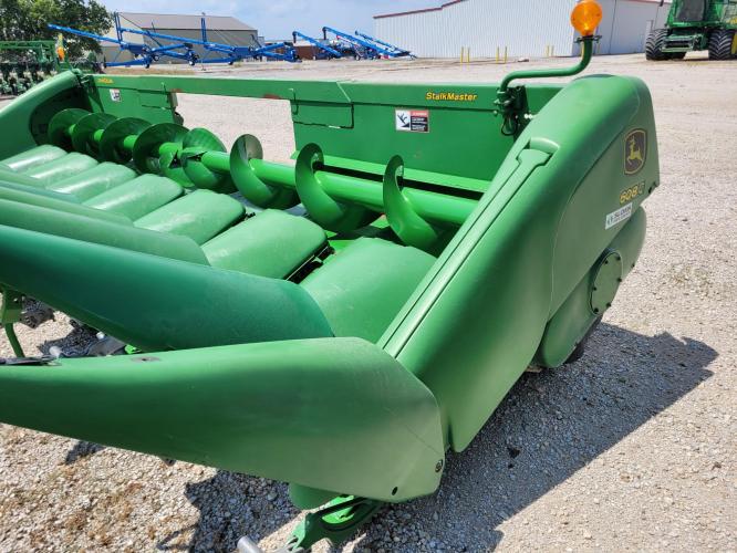 John Deere 608C StalkMaster