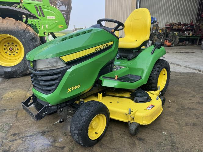 John Deere X590