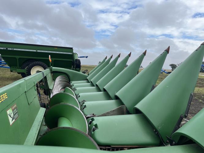 John Deere 608C