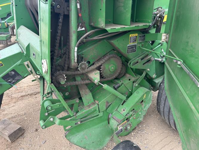 John Deere 569