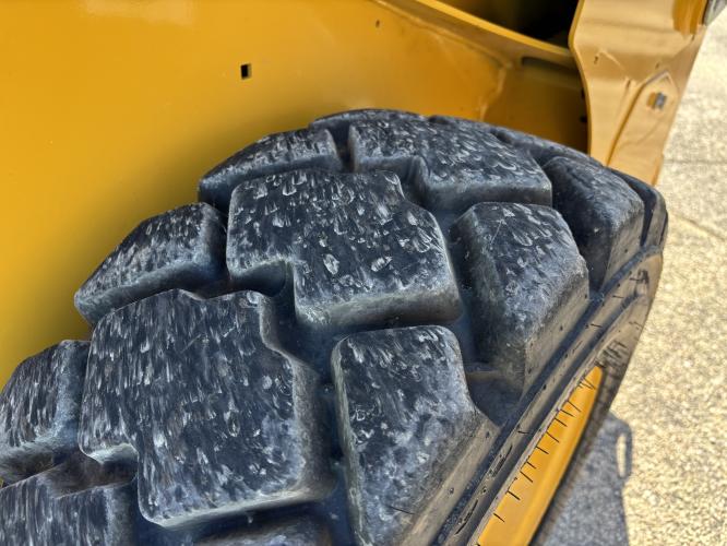 John Deere 318G