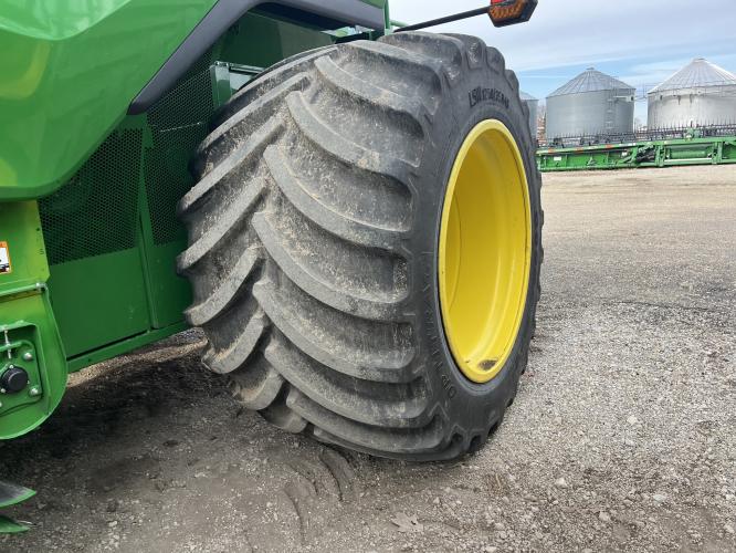 John Deere S7 900