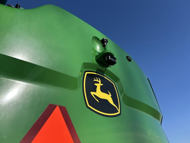 John Deere S770