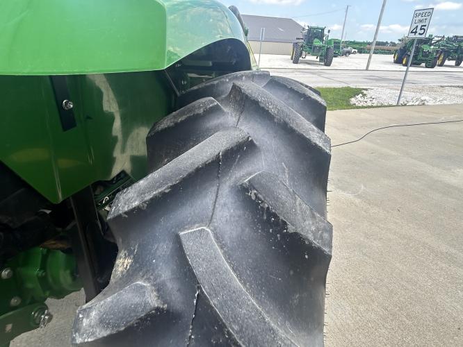 John Deere 4066M