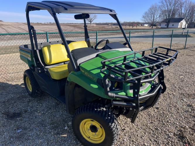 John Deere XUV