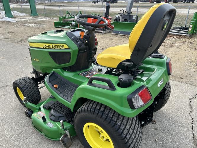 John Deere X730