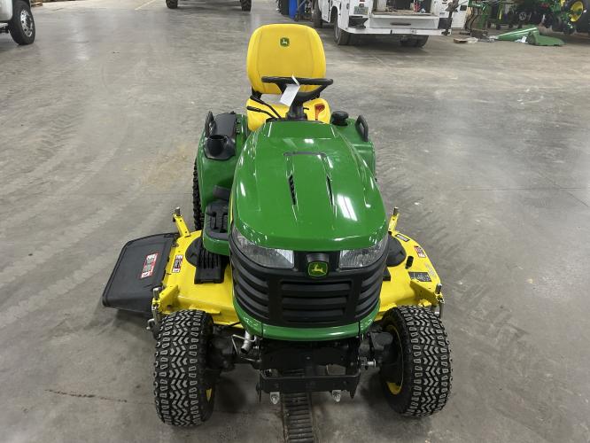 John Deere X738