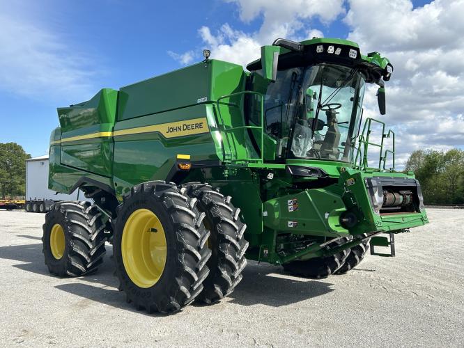 John Deere S7 700