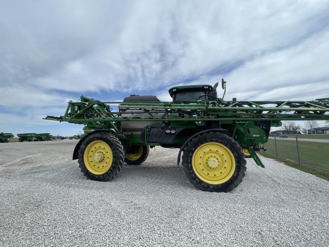 John Deere R4045