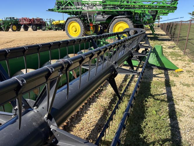 John Deere 635F