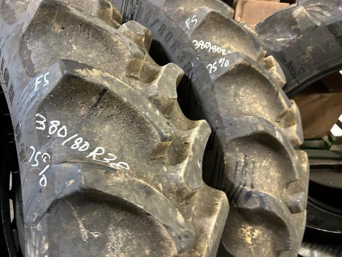 Firestone 380/80R38  R1W tire