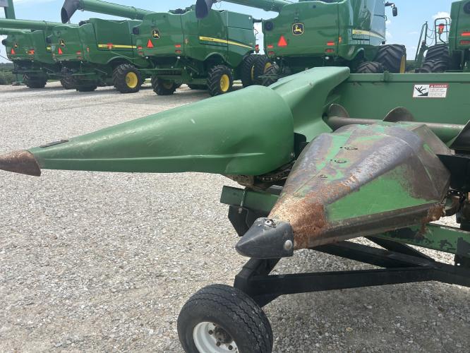 John Deere 643