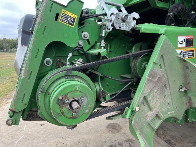 John Deere S670