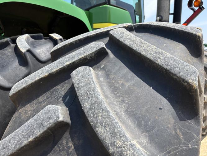John Deere 9330