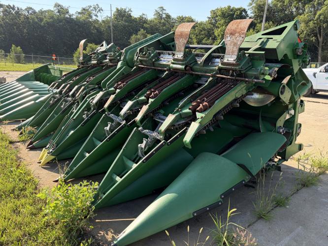 John Deere C12F