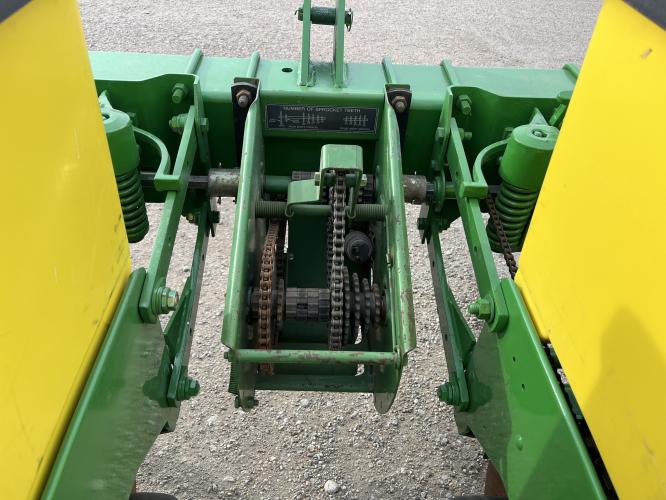 John Deere 7200