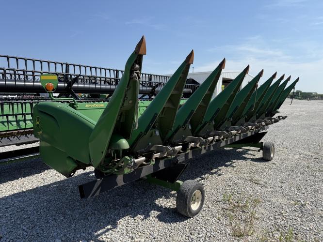 John Deere 708C