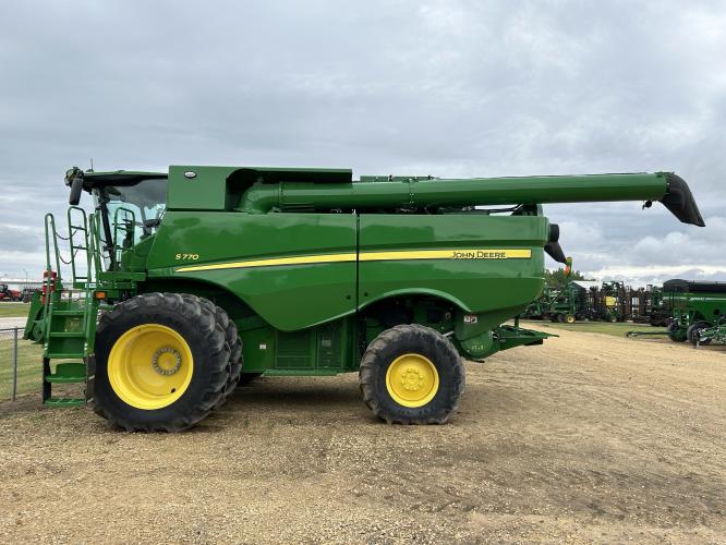 John Deere S770