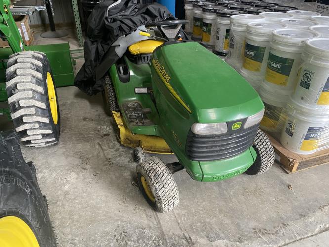 John Deere LT150