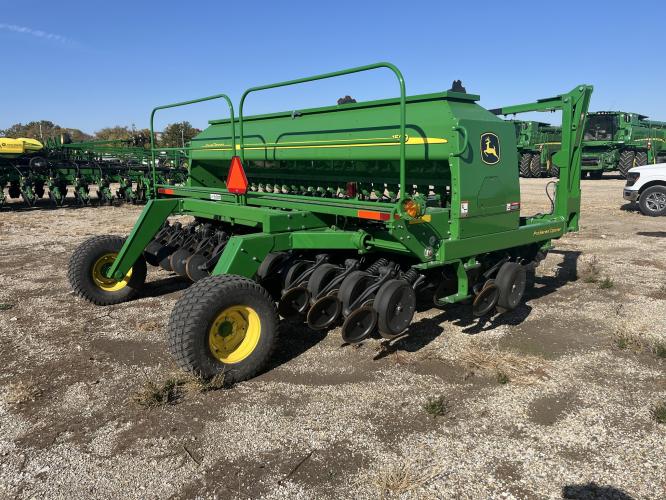 John Deere 1590