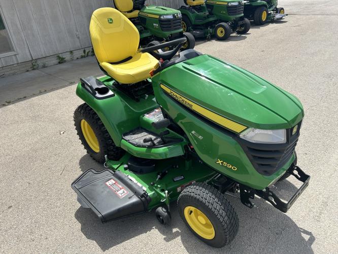 John Deere X590