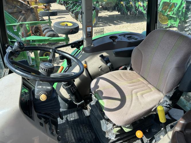 John Deere 6100D