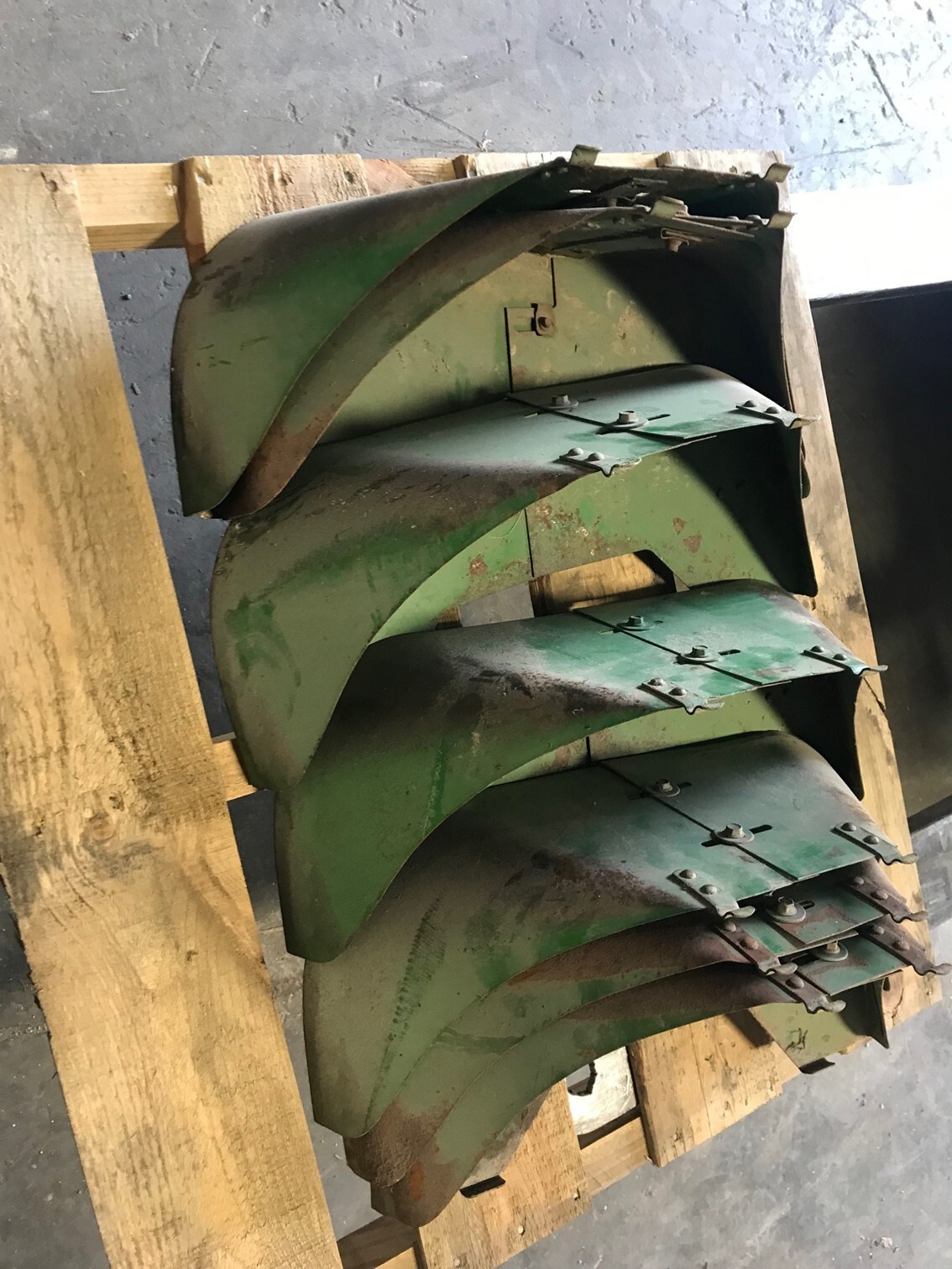  John Deere 40 series snap on ear saver 30"