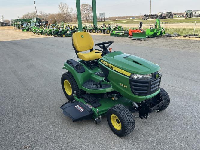 John Deere X730