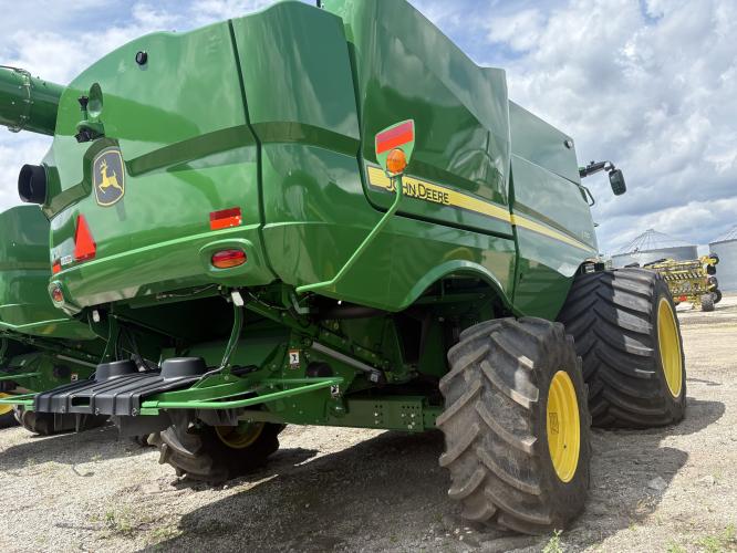 John Deere S790