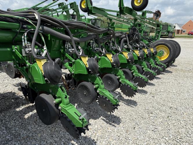 John Deere 1775NT