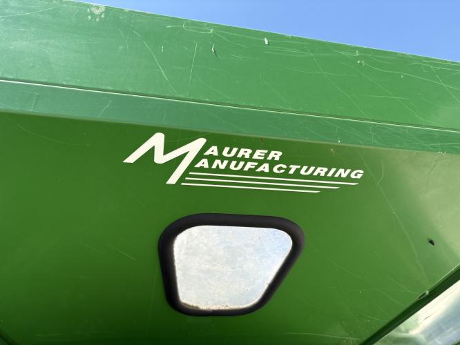 John Deere S670