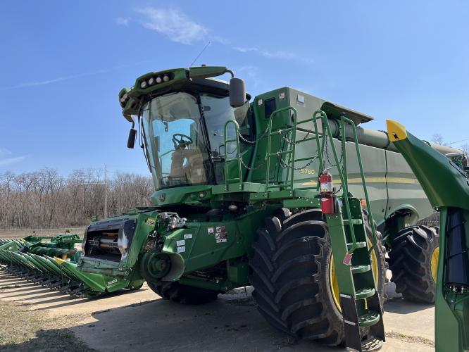 John Deere S780