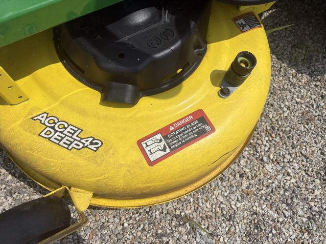John Deere Z335E
