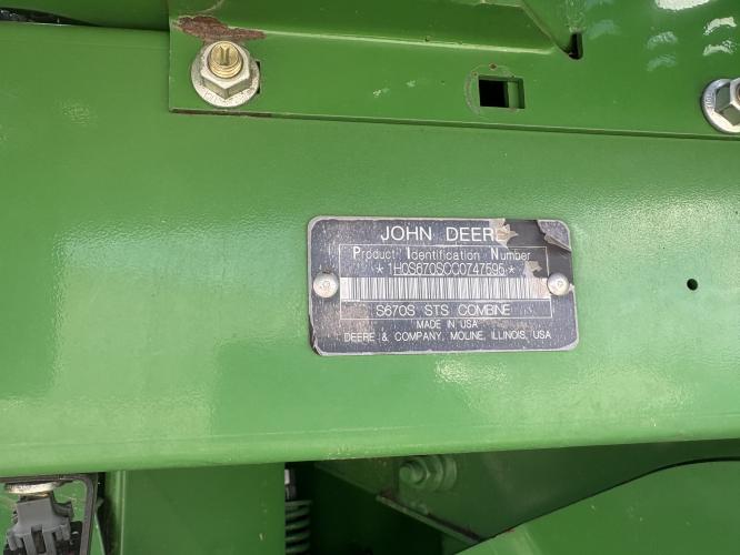 John Deere S670