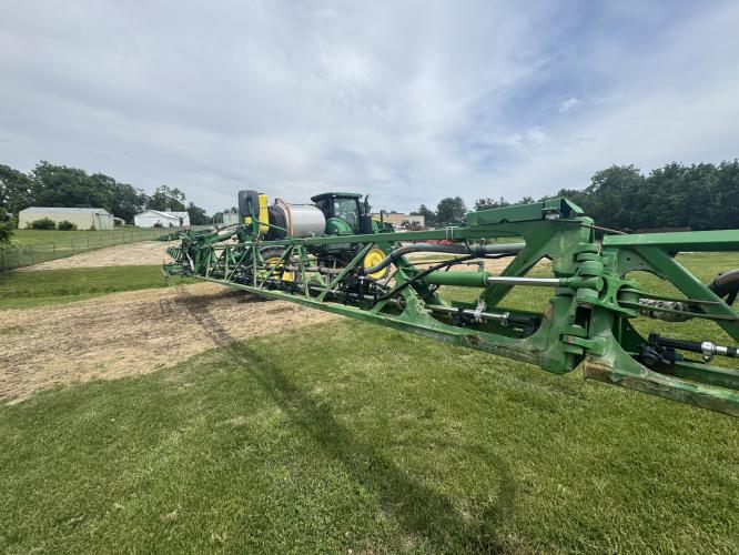 John Deere R4038
