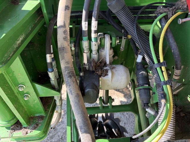 John Deere 1775