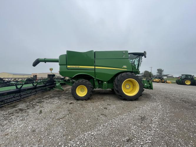 John Deere S780