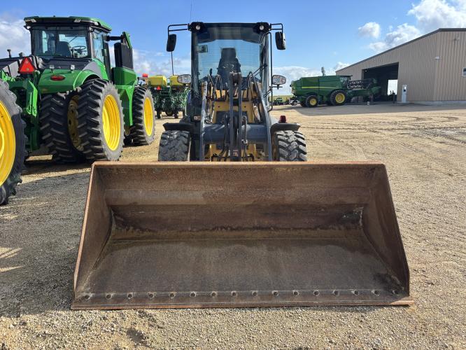 John Deere 324L