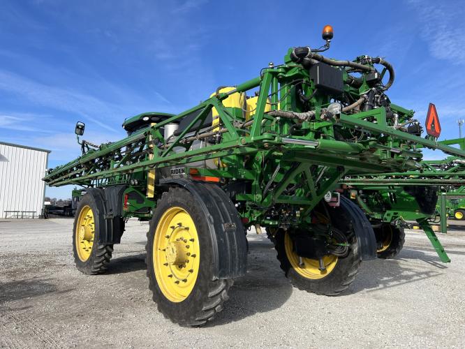 John Deere R4045