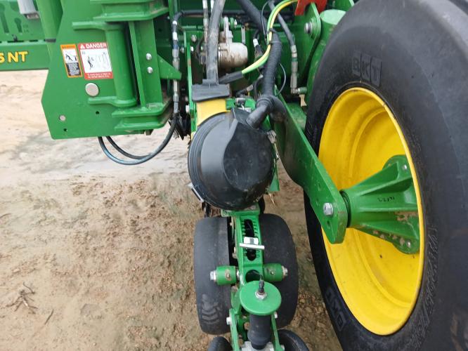 John Deere 1775NT