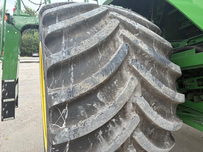 John Deere S780