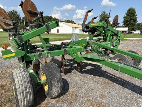 2014 John Deere 2100